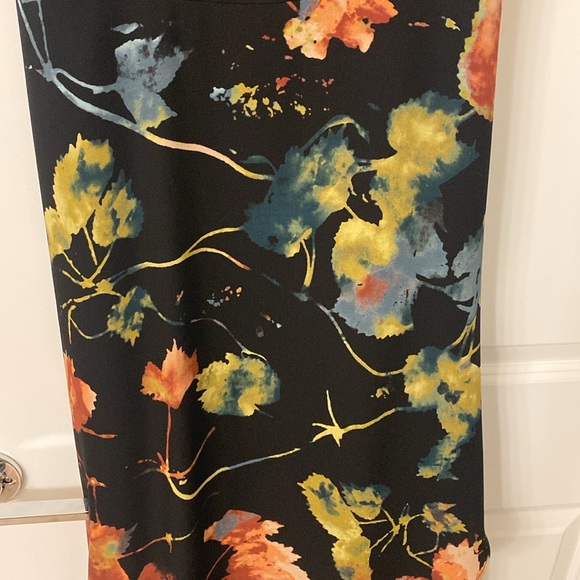 BCBGMAXAZRIA elegant abstract flower print long dress - Picture 5 of 5